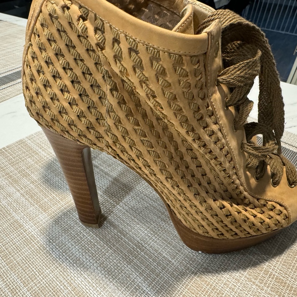 Stuart Weitzman